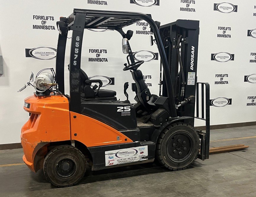 2023 DOOSAN G25E-7 - $20,950.00