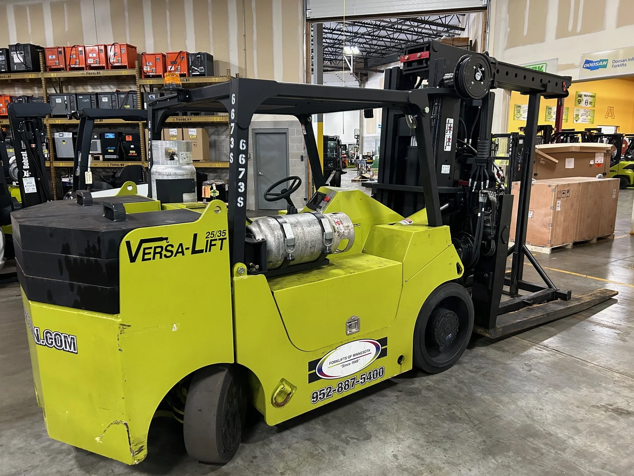 2023 VERSA-LIFT 25/35 - $327,000.00