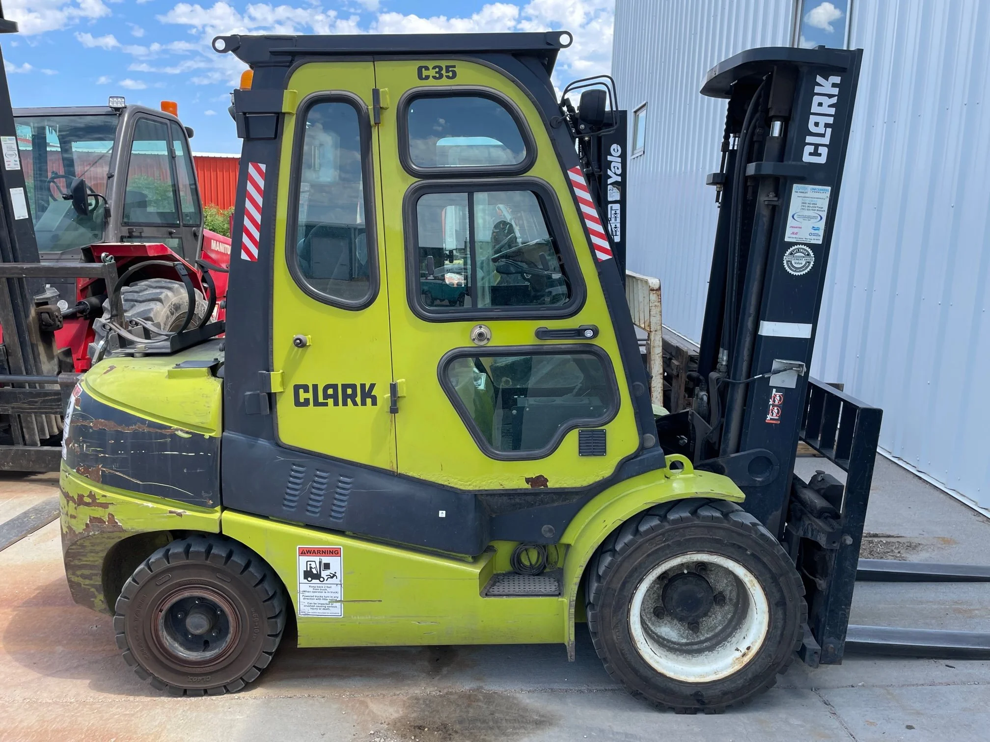 2016 CLARK C35 - $19,980.00