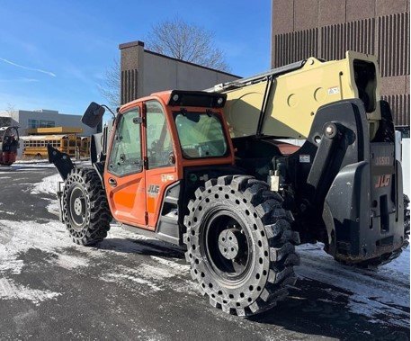 2016 JLG 1055 - $127,950.00