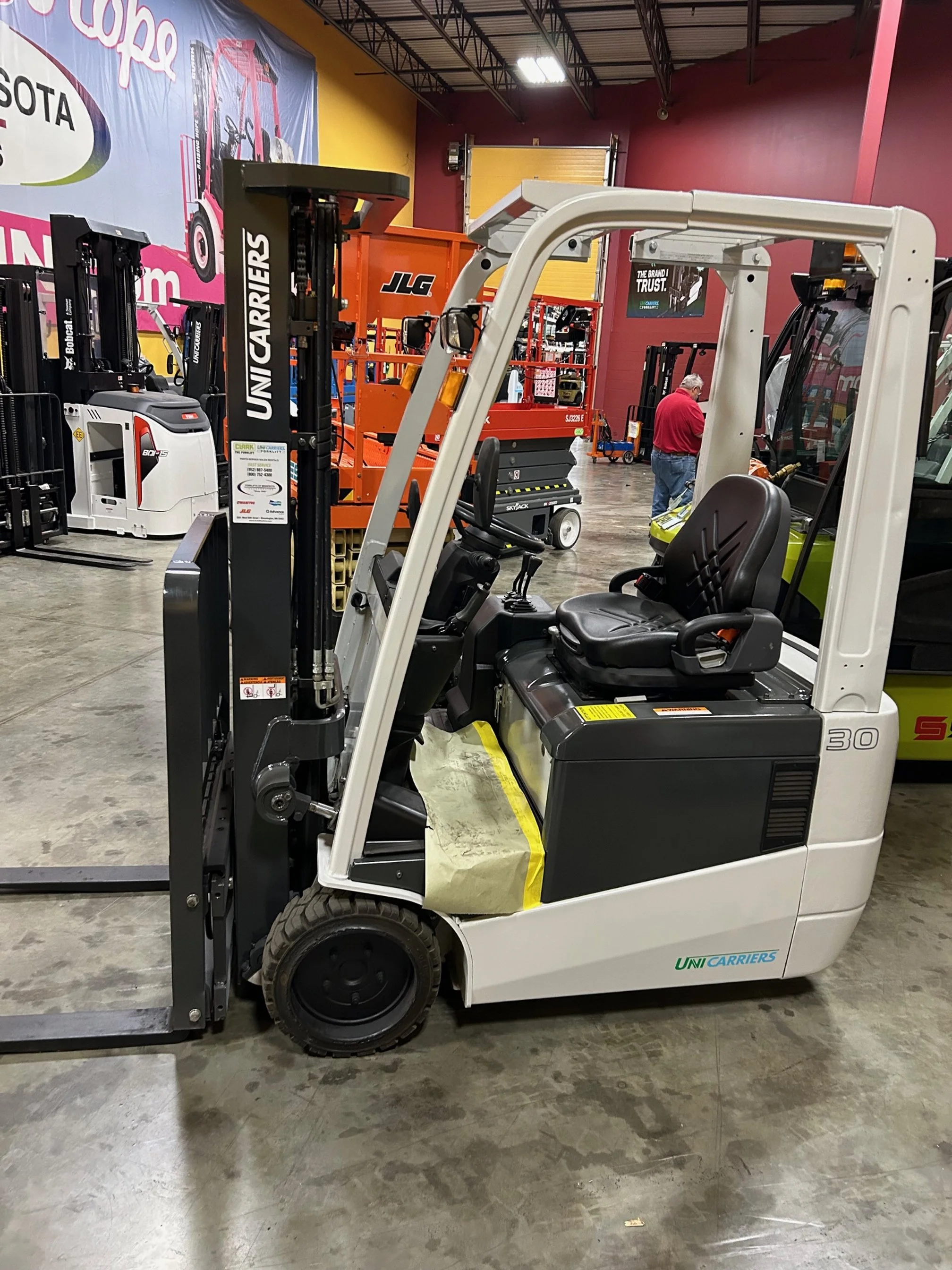 2015 NISSAN TX30N - $20,980.00