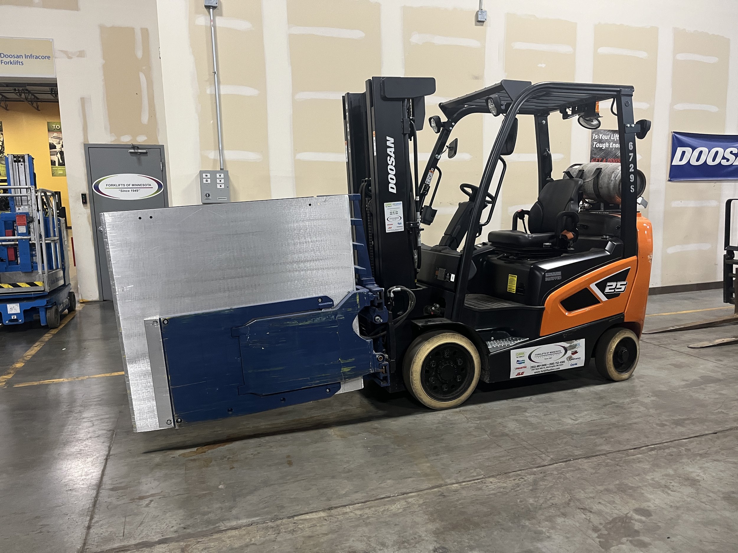 2023 Doosan GC25S-9 - $35,480.00